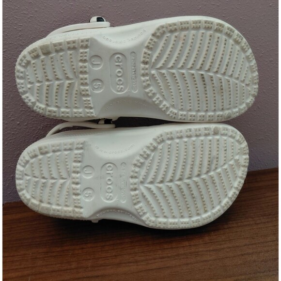 CROCS Classic Black/White Soccer Ball Slip On Clogs Big Kids Size J5 - Picture 8 of 9